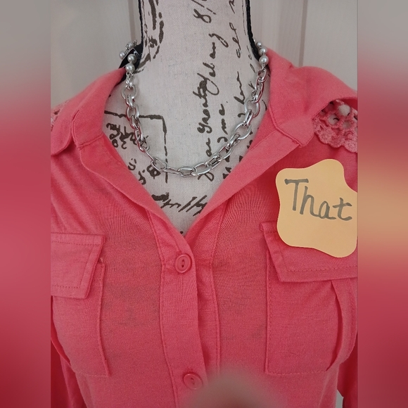 5/$25 Delia's XS NWT Coral Button-Up Tie Front Top with Crochet - Picture 4 of 4